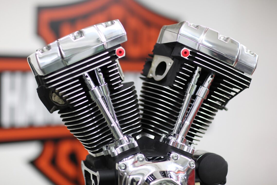 ハーレーのVツインエンジン分解体験